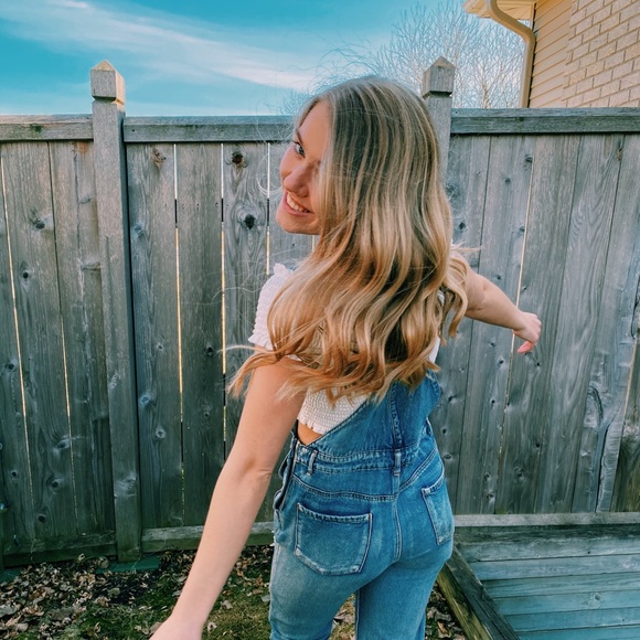 Meet your Posher, Addison - Picture 1 of 1